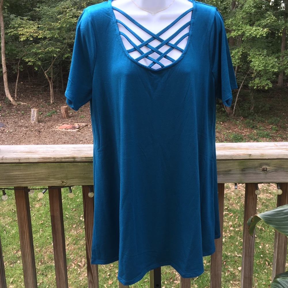 PLUS Size Teal Triple Lattice Top